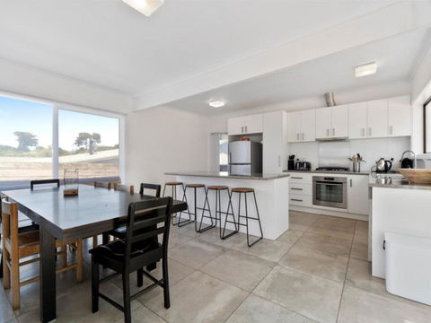 Classic Beach House In Rye - Tourism Search 1