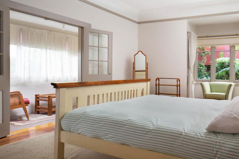 Classic Bungalow - Tourism Search 1
