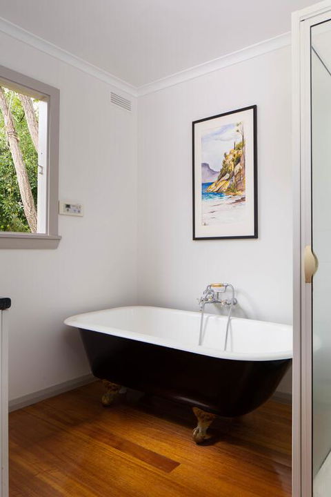 Classic Bungalow - Tourism Search 3
