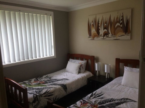 Cockatoo Corner - Armidale - Tourism Search 2