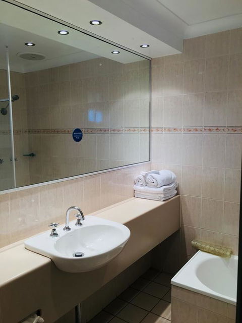 Comfort Inn Bushman's - Tourism Search 3