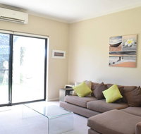 Comfortable 2 Bedroom Unit With Garden - Tourism Search