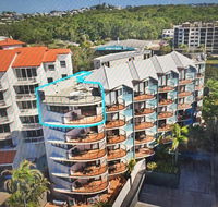 Coral Sea Views Beachfront Penthouse - Tourism Search