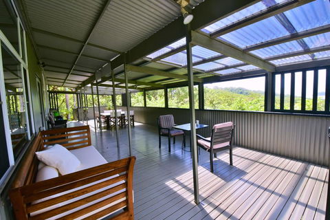 Cow Bay Hilltop Escape - Tourism Search 3
