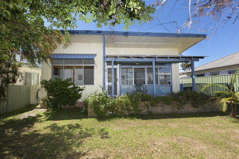 DOUGLAS COTTAGE FORSTER - Tourism Search 0