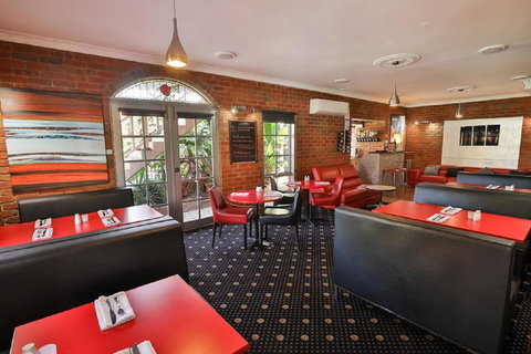 Early Australian Motor Inn - Tourism Search 2