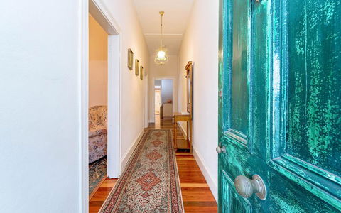 Eliza 1875 Red Brick Duplex Townhouse - Tourism Search 1