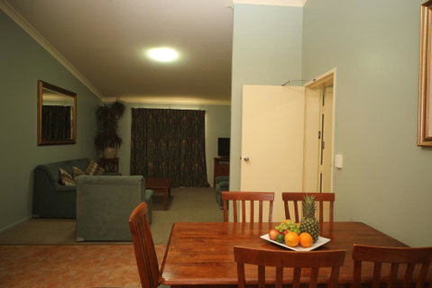 Emerald Explorers Inn - Tourism Search 2