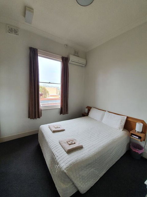 Empire Hotel Goulburn - Tourism Search 3