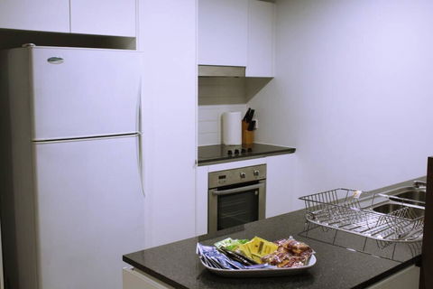 Executively Styled 2 Bed, 2 Bath, Perfect Location - Tourism Search 0