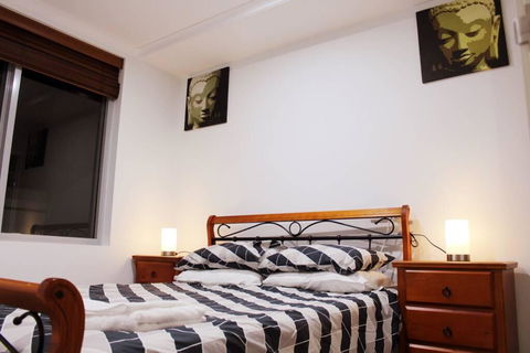 Executively Styled 2 Bed, 2 Bath, Perfect Location - Tourism Search 3