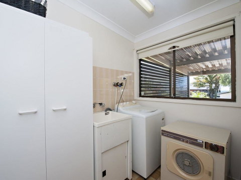 Fingal Beach Shack @ Fingal Bay - Tourism Search 1