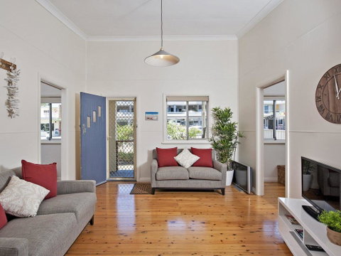 Fingal Beach Shack @ Fingal Bay - Tourism Search 0