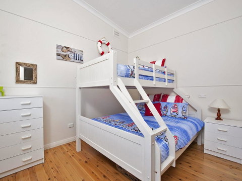 Fingal Beach Shack @ Fingal Bay - Tourism Search 2