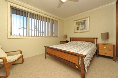 Fingal Court Unit 3 - Fingal Bay - Tourism Search 3