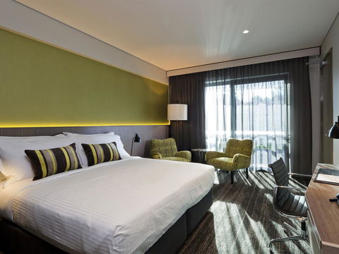 Glen Hotel And Suites - Tourism Search 1