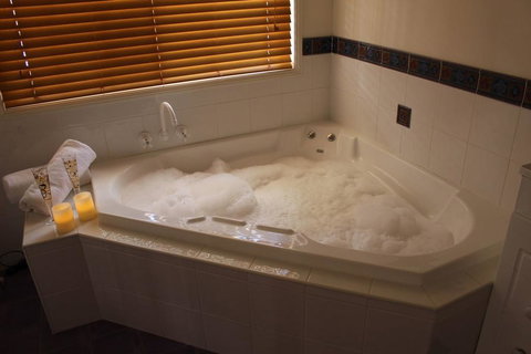 Granite Gardens Cottages & Lake Retreat - Tourism Search 2