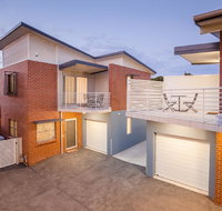 Hamilton on Everton - Tourism Search