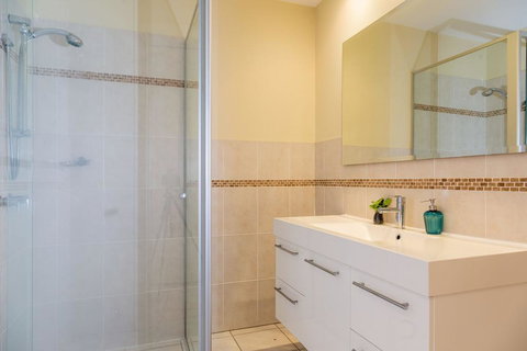 HARBOUR LIGHTS - Ulladulla - Tourism Search 2