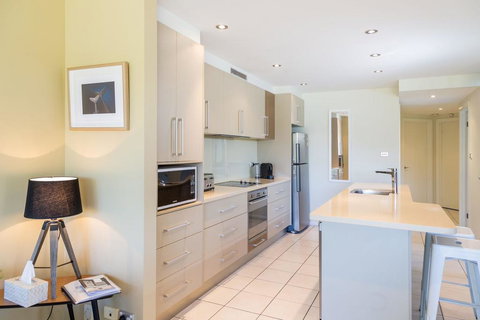 HARBOUR LIGHTS - Ulladulla - Tourism Search 1