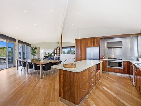 HEARN'S BEACH HOUSE - Tourism Search 2