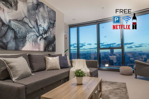 Highlife Luxury, Carpark, Wifi, Pool, Gym, Netflix - Tourism Search 0