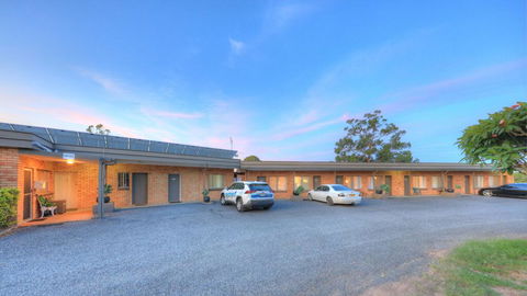 Hilldrop Motor Inn - Tourism Search 0