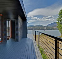 Hobart Waterfront Luxury Retreat - Tourism Search