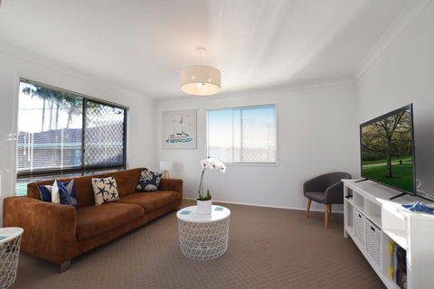 Holiday House - Tourism Search 3
