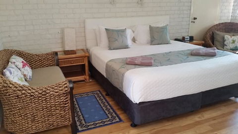 Holland Park Motel - Tourism Search 0