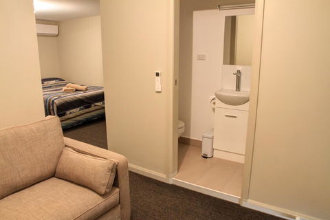 Ivanhoe Hotel Motel - Tourism Search 2