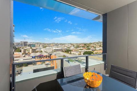 Keeping Cool On Connor - Executive 2BR Fortitude Valley Apartment With Pool And Views - Tourism Search 2
