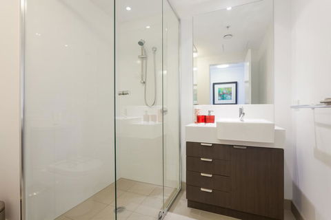 Keeping Cool On Connor - Executive 2BR Fortitude Valley Apartment With Pool And Views - Tourism Search 1