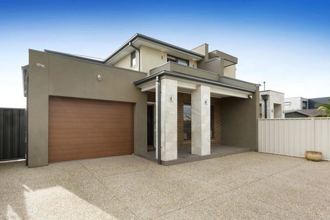 LA DOLCE VITA RETREAT - RYE - Tourism Search 0