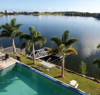 Lakehouse Family Oasis by Getastay - Tourism Search