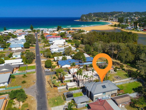 Lakeside Luxury - 13 Lake Street - Tourism Search 2