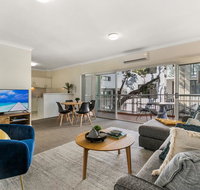 Large and Airy Unit in Quiet Riverside Suburb - Tourism Search