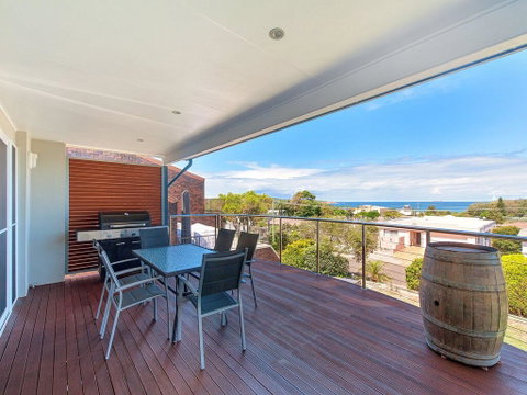 Lentara Dream @ Fingal Bay - Tourism Search 2
