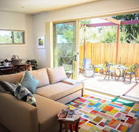 Lil Yoorana - New Cozy Modern - 4 min walk to town - Close to everything - Tourism Search