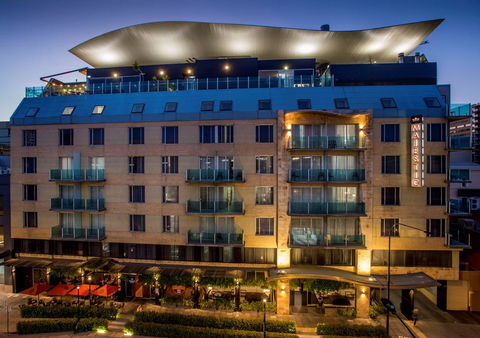 Majestic Roof Garden Hotel - Tourism Search 2