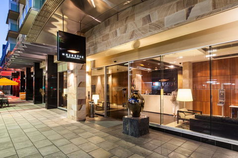 Majestic Roof Garden Hotel - Tourism Search 3