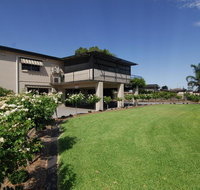 Mayfair Motel - Tourism Search