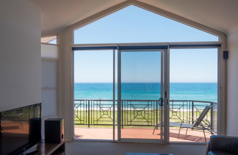 Meridian Beachside Apartments - Tourism Search 0