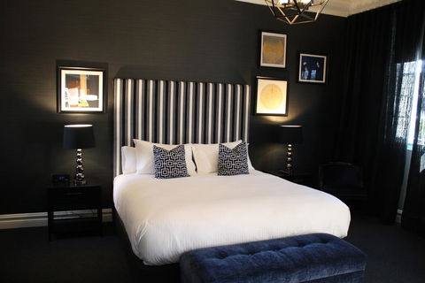 Mrs Banks Hotel - Tourism Search 0