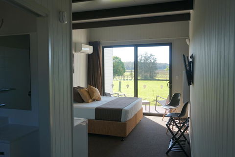 Narangba Motel (formerly Brisbane North B&B And Winery) - Tourism Search 1