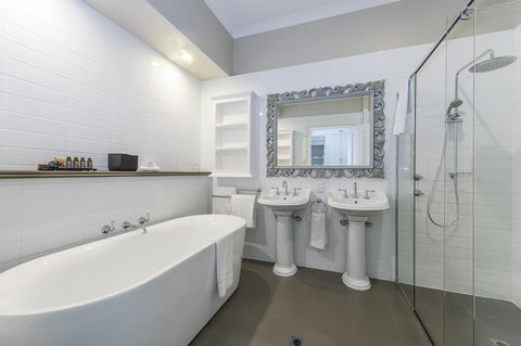 Grand Mercure Basildene Manor - Tourism Search 20