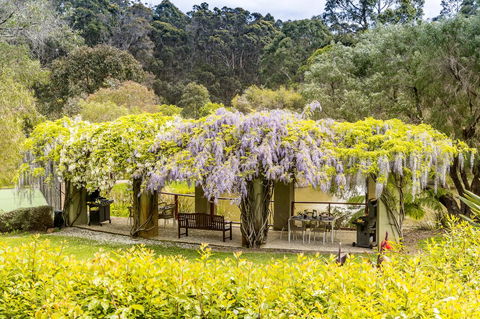 Grand Mercure Basildene Manor - Tourism Search 7