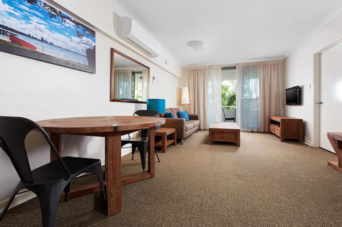 Broadwater Resort Como - Tourism Search 11