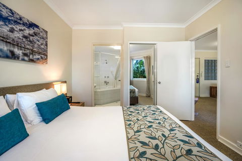 Broadwater Resort Como - Tourism Search 3