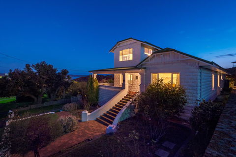 Serpentine Rose - Tourism Search 1